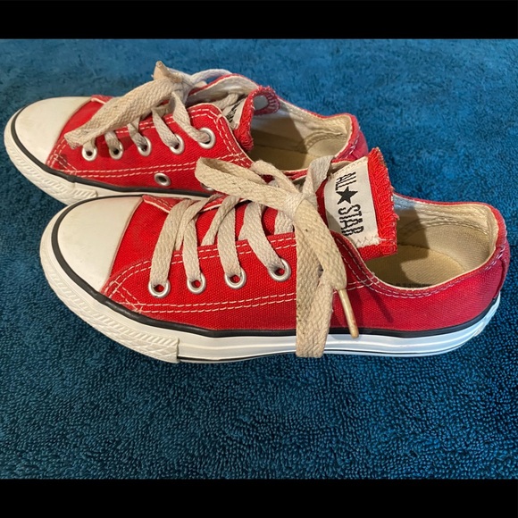 Red Converse All-Star Chuck Taylor Low Top Shoes Youth Size 12 (US) - Picture 2 of 9